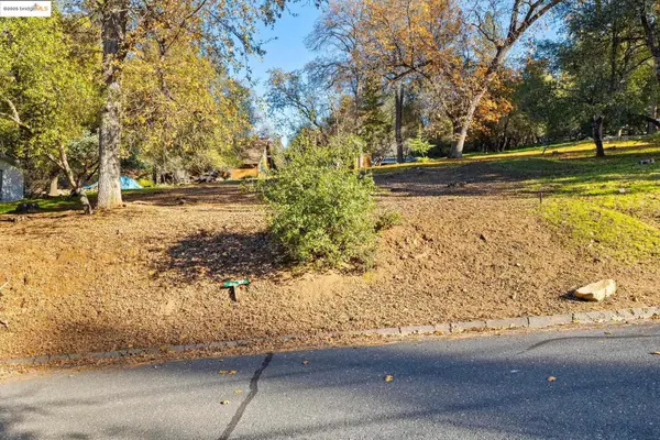 8/143 Hillhurst Cr, Groveland, CA 95321