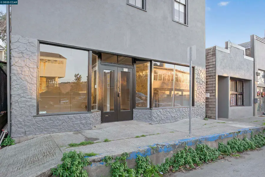 725 Loring Ave, Crockett, CA 94525 - Image #3