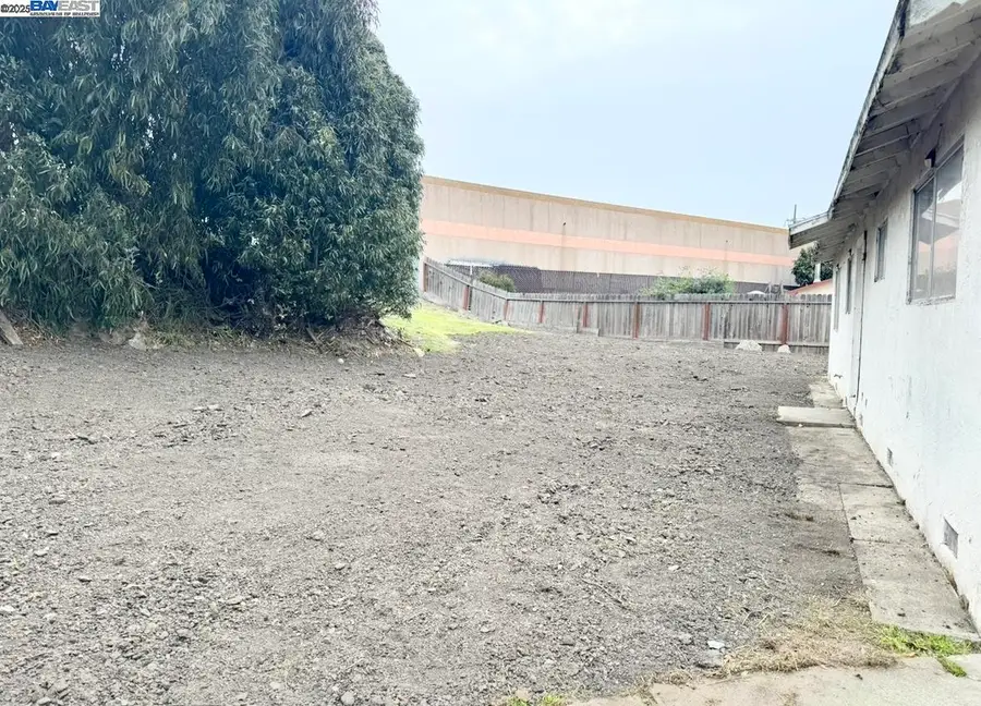 2147 Murphy Dr, San Pablo, CA 94806 - Image #3