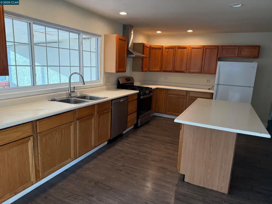 109 Luann Ct, Vallejo, CA 94589 - Image #2