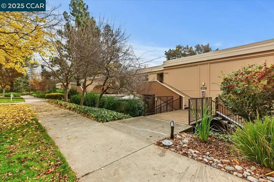 1857 Golden Rain Rd #Unit 2, Walnut Creek, CA 94595 - Image #3