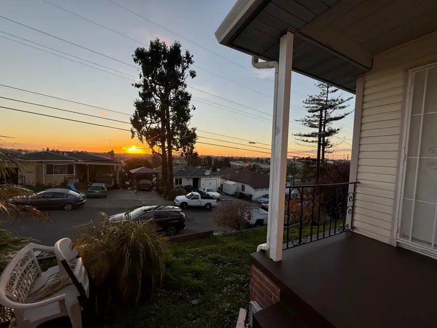 17028 Santa Fe St, Hayward, CA 94541 - Image #2