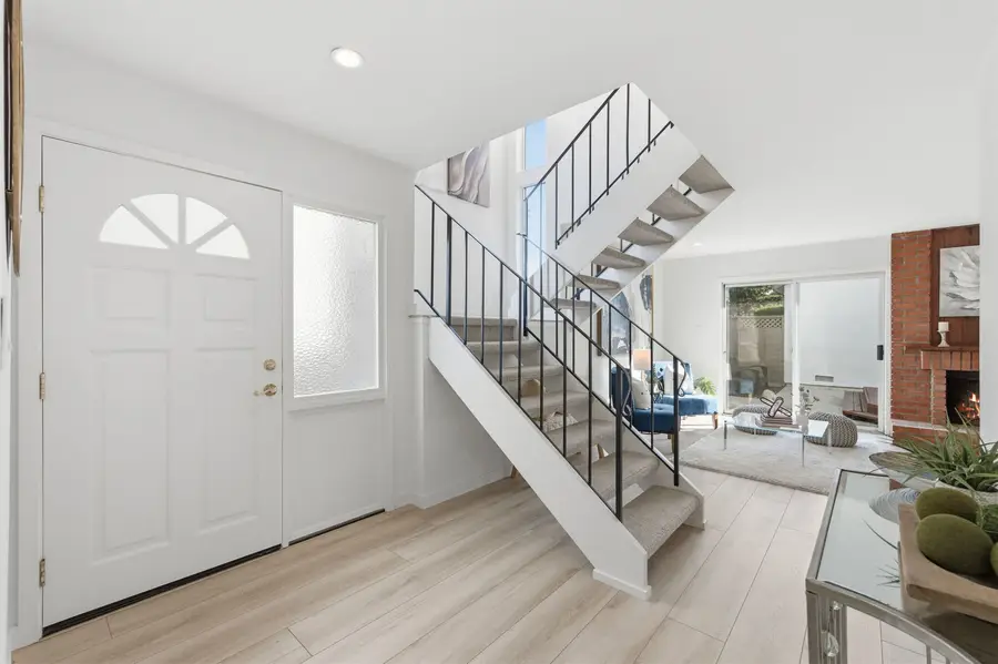 842 Erickson Ln, Foster City, CA 94404 - Image #3