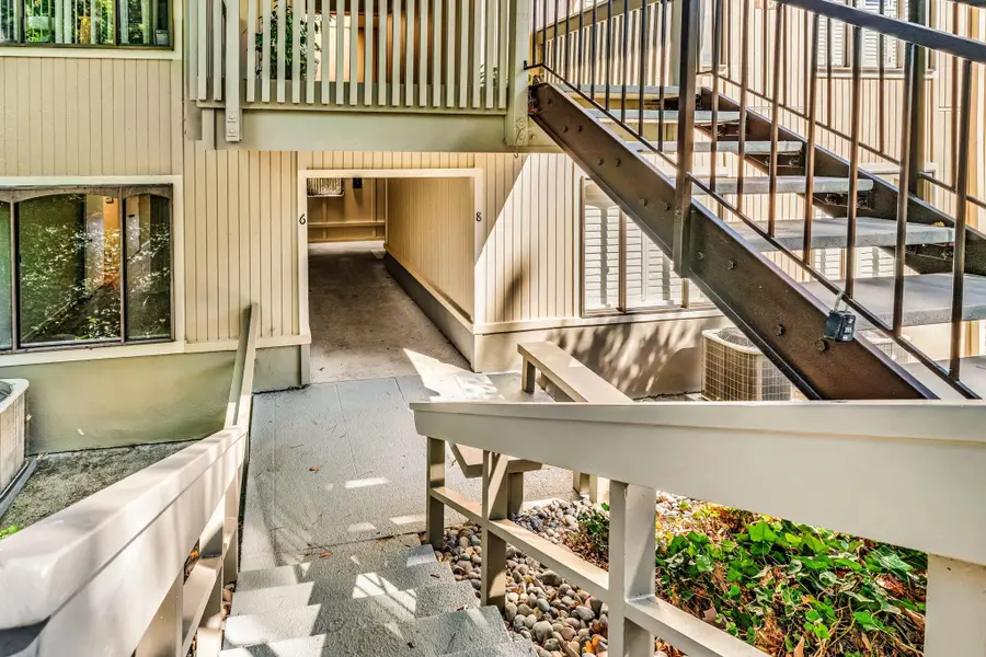 1108 Fairlawn Ct. #6, Walnut Creek, CA 94595 - Image #3