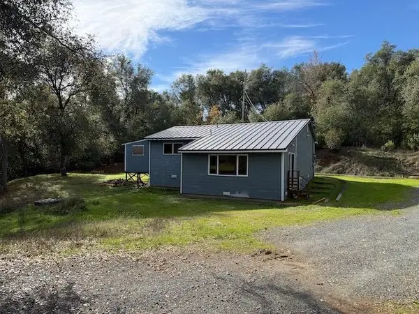 18241 Berry Ln, Sonora, CA 95370