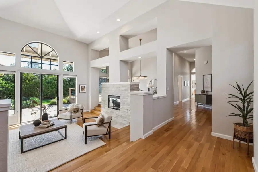 5121 Pinecrest Dr, Oakland, CA 94605 - Image #2