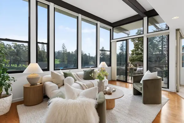 5400 Broadway Ter #302, Oakland, CA 94618