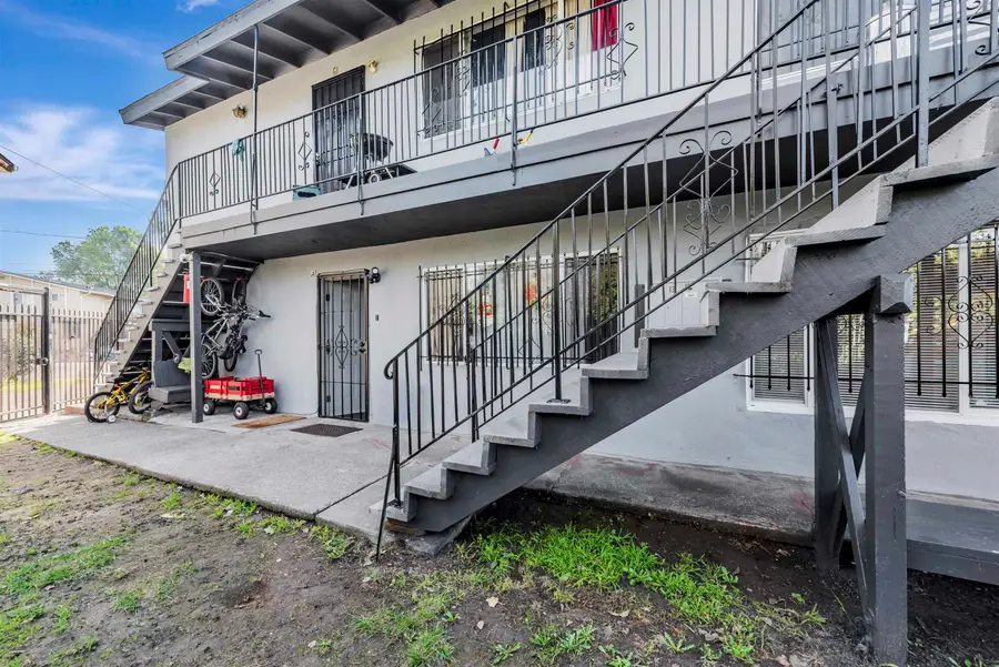 107 Catron Dr, Oakland, CA 94603 - Image #2