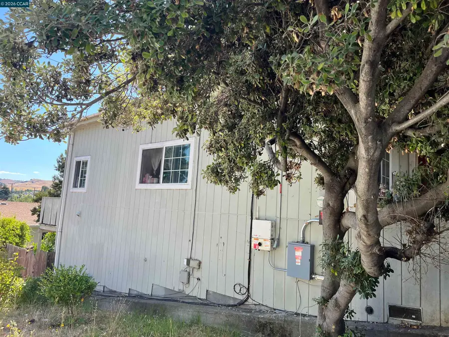 201 Lake Ave, Rodeo, CA 94572 - Image #3