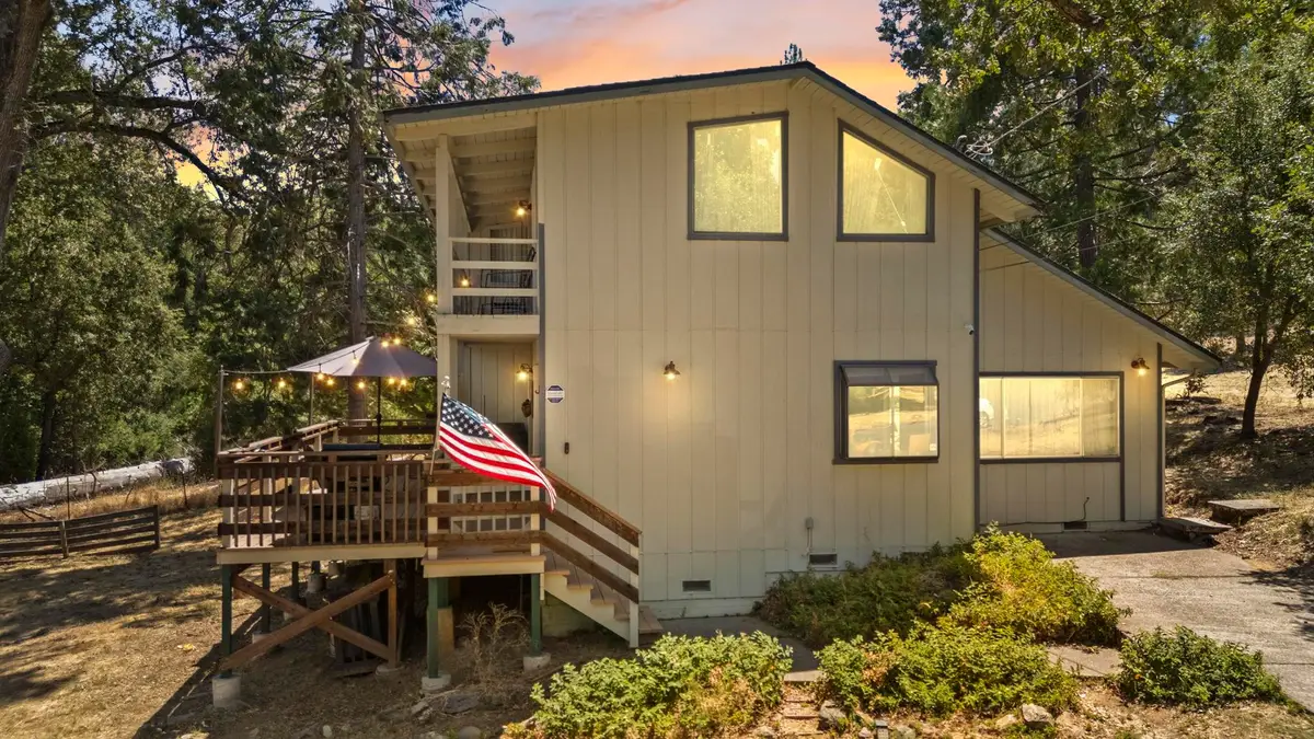 20785 Buttercup Cir, Groveland, CA 95321 - Image #1