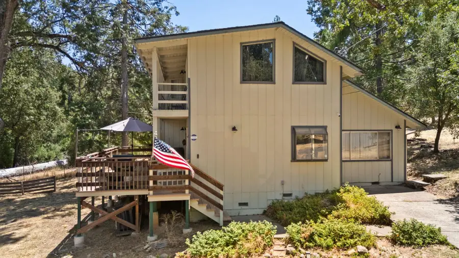 20785 Buttercup Cir, Groveland, CA 95321 - Image #2