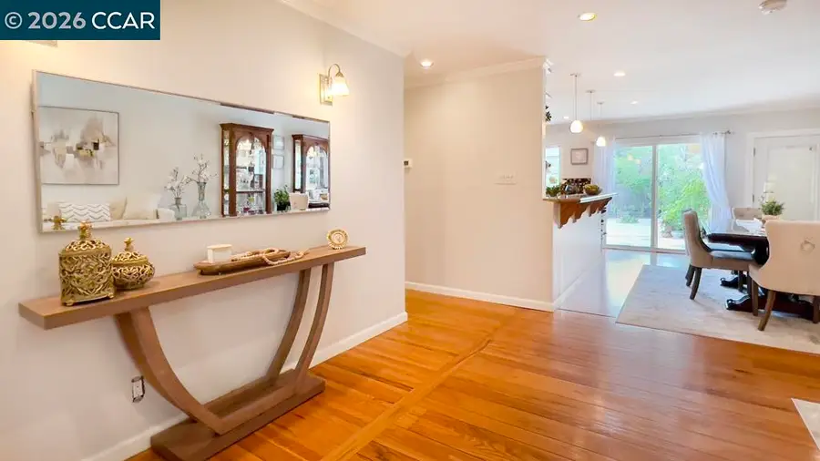 909 Santa Lucia Dr, Pleasant Hill, CA 94523 - Image #2