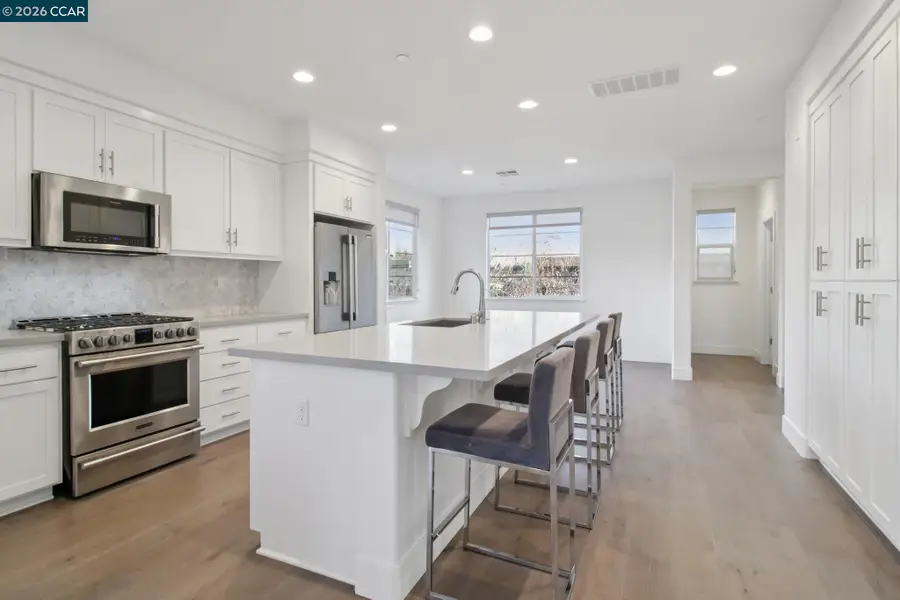 257 Bolt Ct, Hayward, CA 94544 - Image #3