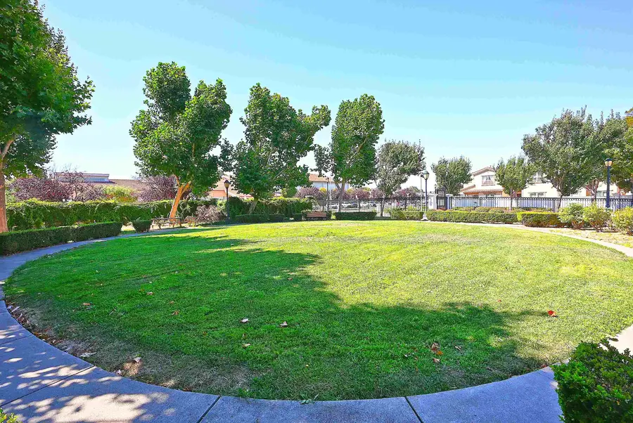 215 Santa Barbara St, San Pablo, CA 94806 - Image #2