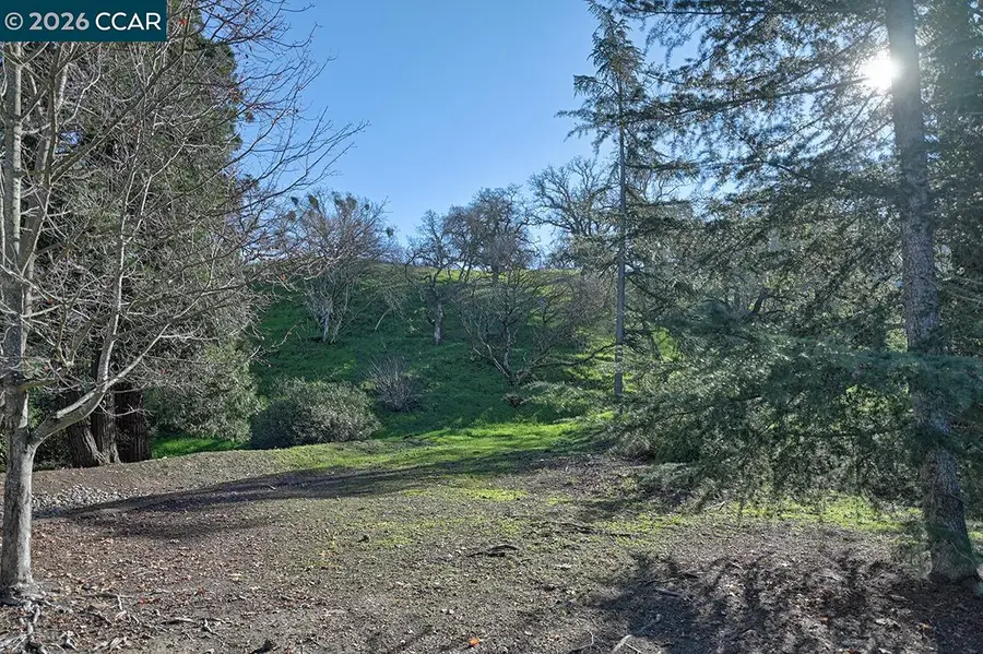 1517 Oakmont Dr #1, Walnut Creek, CA 94595 - Image #2
