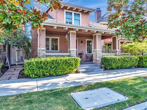 2036 Serra Ln, Hercules, CA 94547