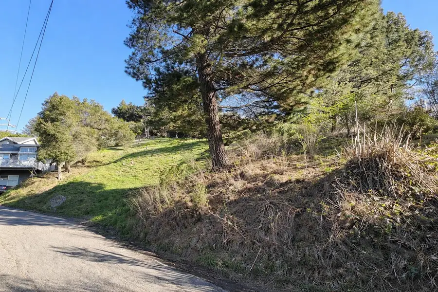 6842 Armour Dr, Oakland, CA 94611 - Image #3