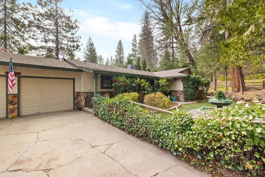 22698 Robin Hood Dr, Twain Harte, CA 95383 - Image #2