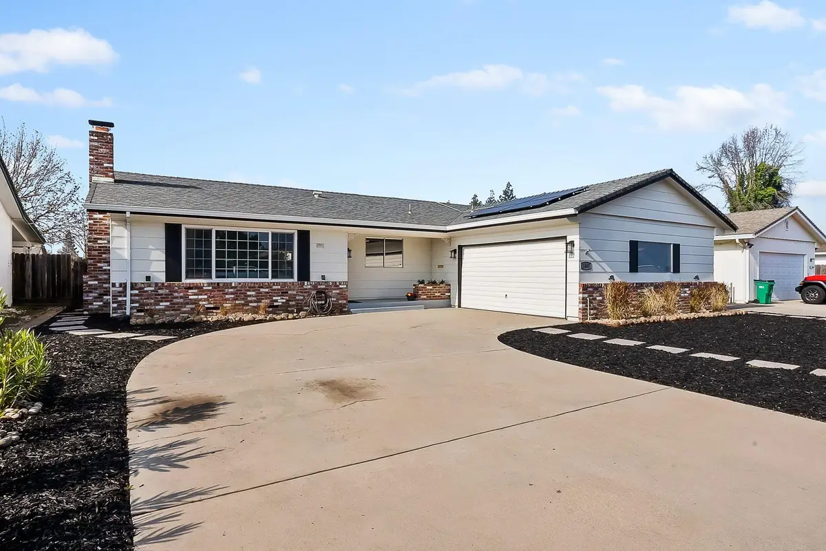 1007 S Mills Ave, Lodi, CA 95242 - Image #1