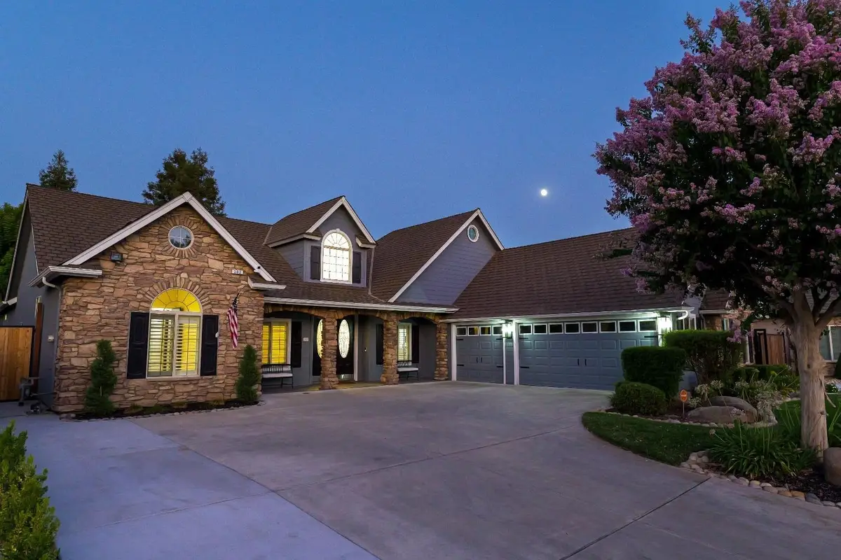 302 N Denton Court, Visalia, CA 93291 - Image #1