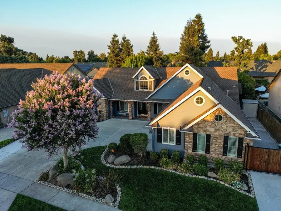 302 N Denton Court, Visalia, CA 93291 - Image #3