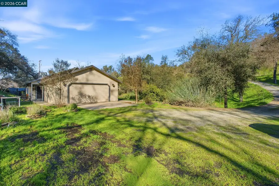 5250 Treosti Pl, Valley Springs, CA 95252 - #3