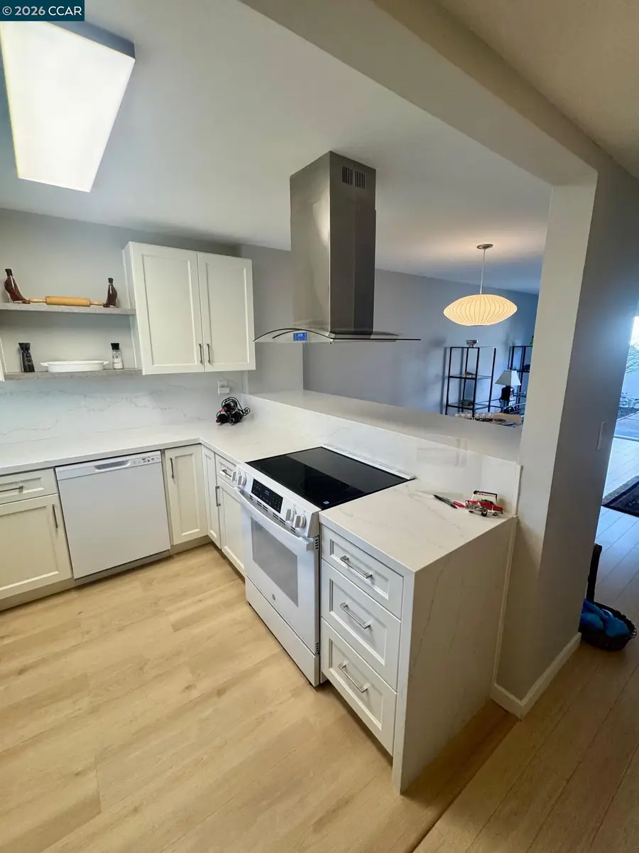 1037 Via Bonita, Alameda, CA 94502 - #2