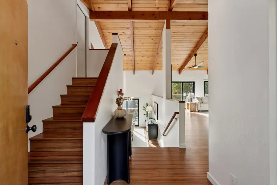 6689 Exeter Dr, Oakland, CA 94611 - Image #2