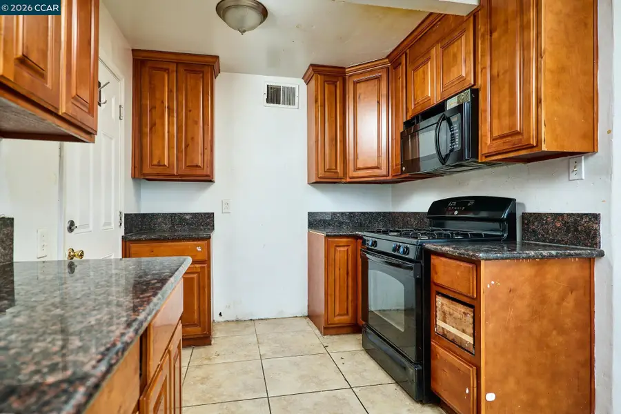 402 Tregaskis Ave, Vallejo, CA 94591 - Image #2