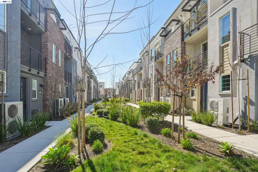 2870 Derbyline Ln, Alameda, CA 94501 - #2