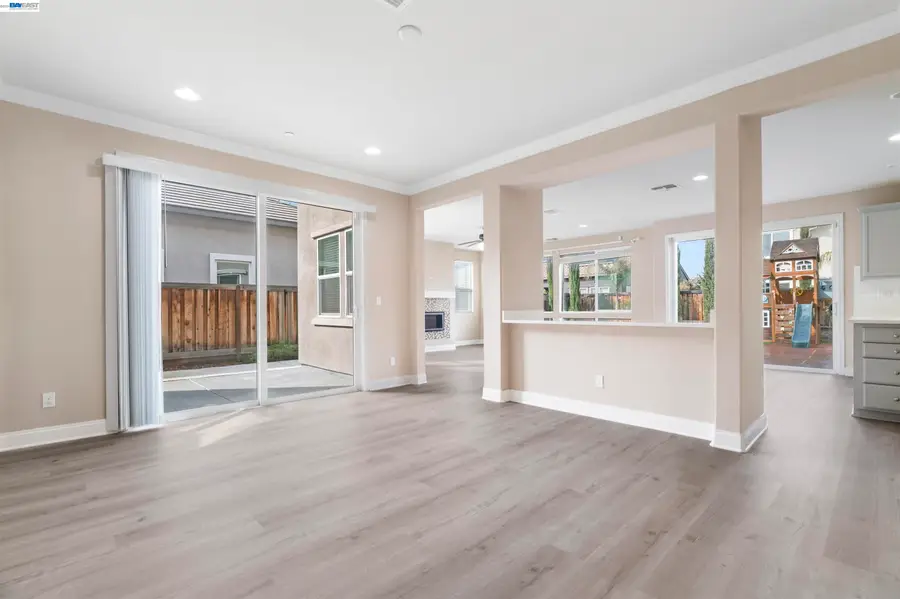 967 Dainty Ave, Brentwood, CA 94513 - #2