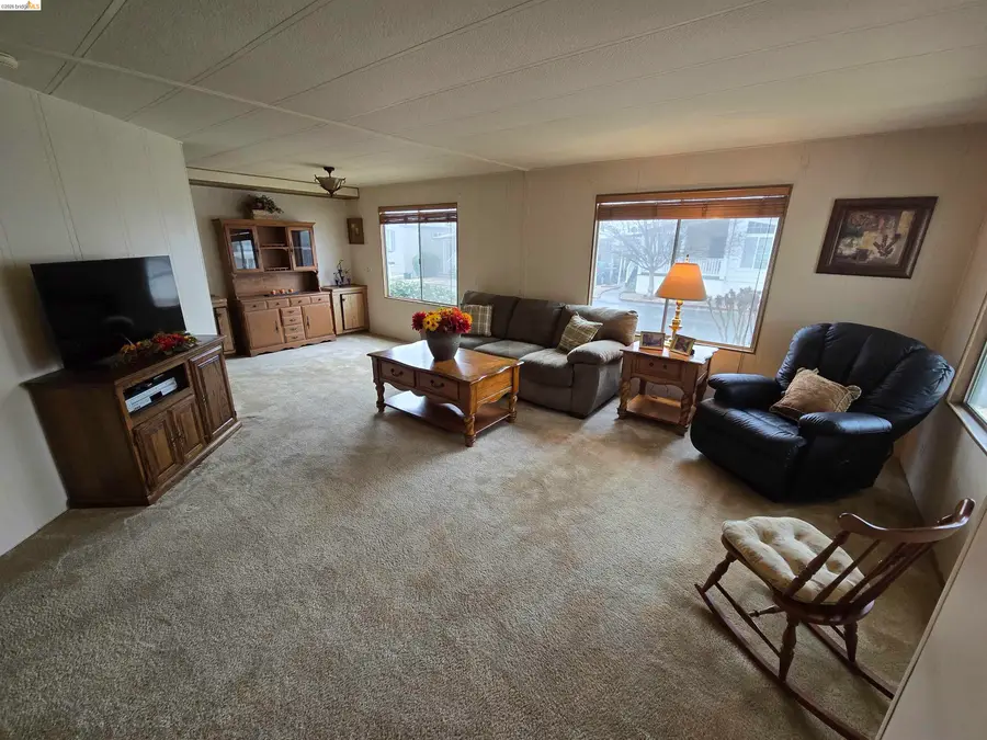 131 Banyon Dr, Pittsburg, CA 94565 - #2