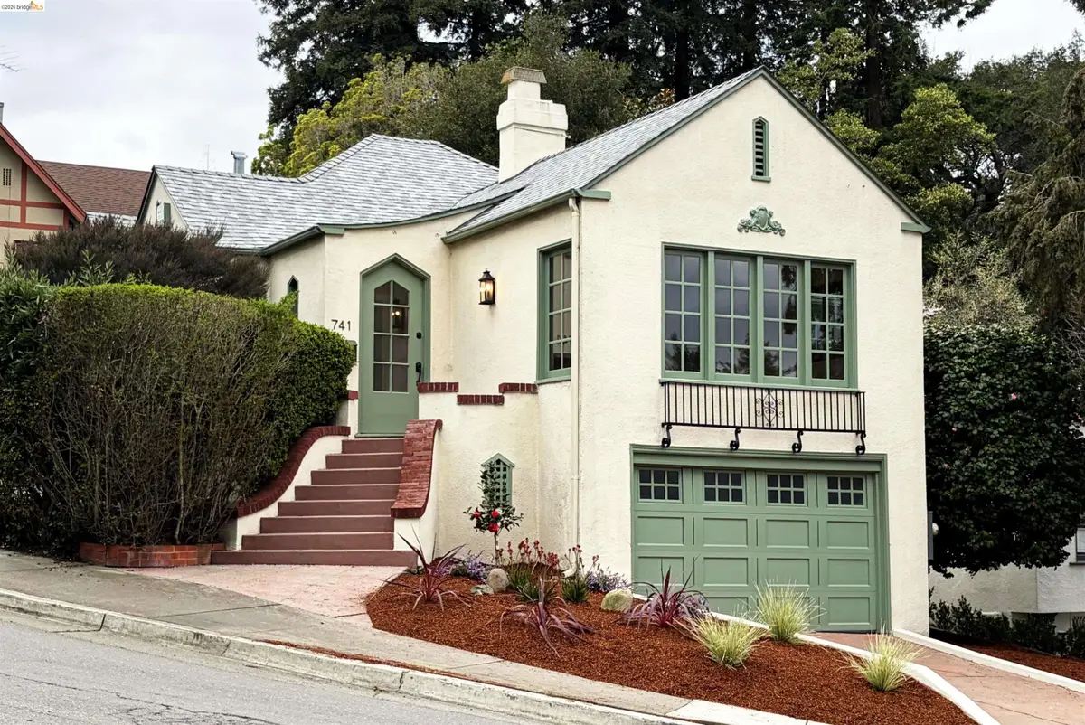 741 Grosvenor Pl, Oakland, CA 94610 - #1