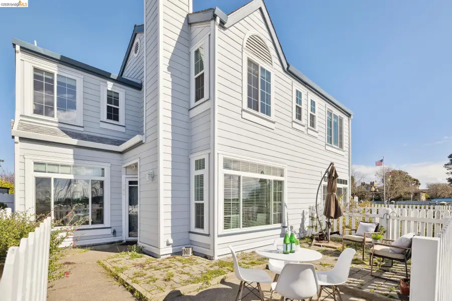 306 Commodore Dr, Richmond, CA 94804 - #3