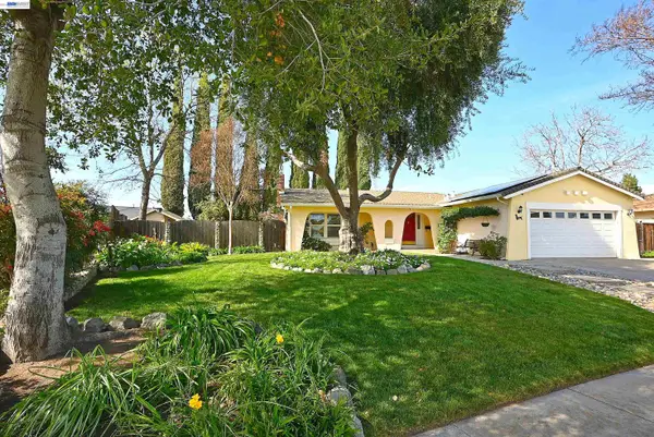 319 Pearl Dr, Livermore, CA 94550