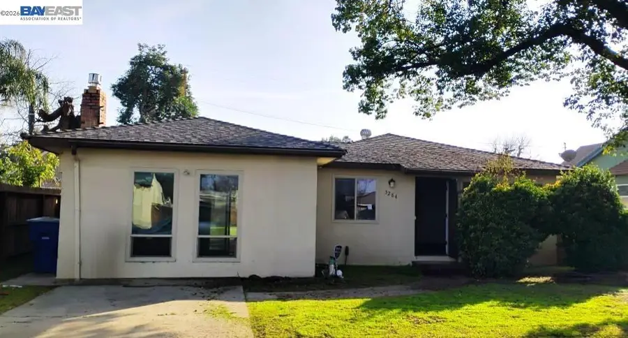 3284 E Pine Ave, Fresno, CA 93703 - #2