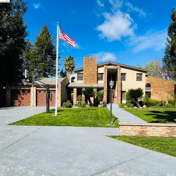 3635 Country Club Blvd, Stockton, CA 95204