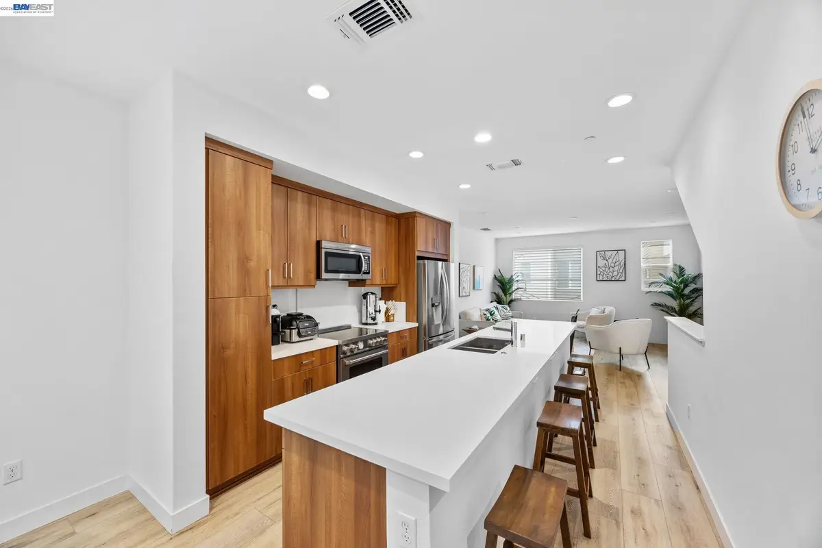 117 Uptown Cir, Oakland, CA 94607 - #1