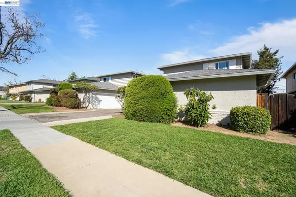 19423-19425 Greenwood Dr, Cupertino, CA 95014
