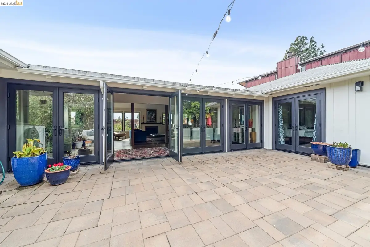 3320 Burdeck Dr., Oakland, CA 94602 - #1