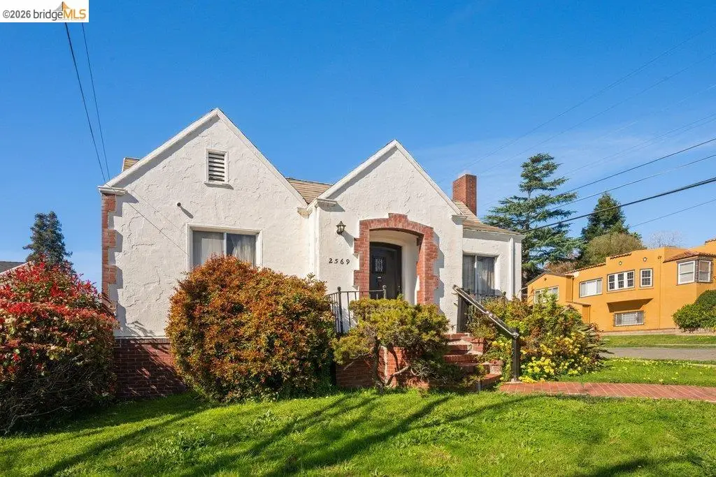 2569 Maxwell Ave, Oakland, CA 94601 - #1