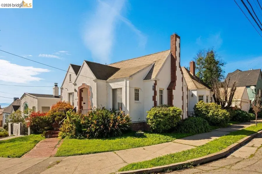2569 Maxwell Ave, Oakland, CA 94601 - #3