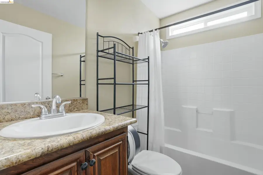 360 E Grant Line Rd #SPC 18, Tracy, CA 95376 - #2