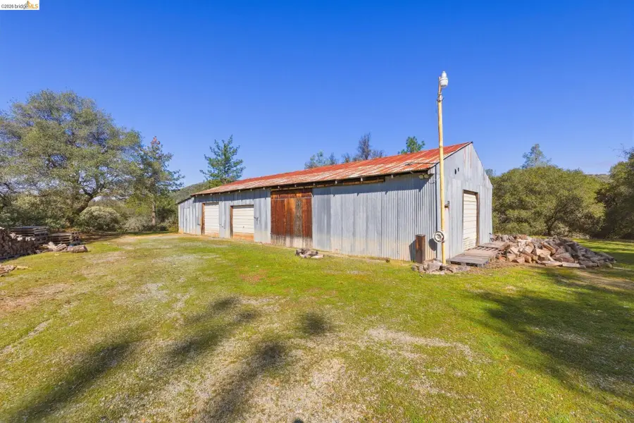 17807 Harper Rd., Groveland, CA 95305 - #3