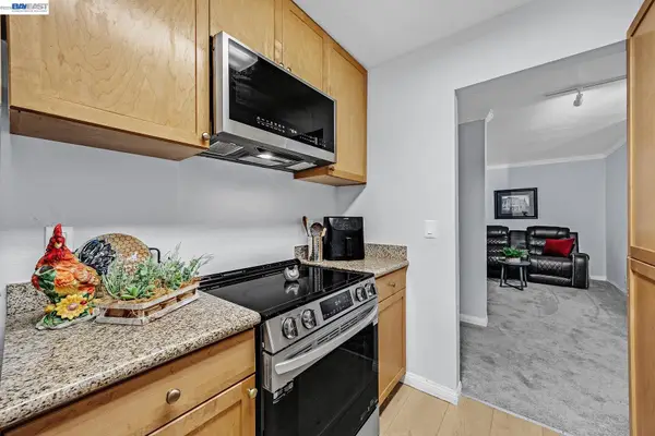 1087 Murrieta Blvd #242, Livermore, CA 94550