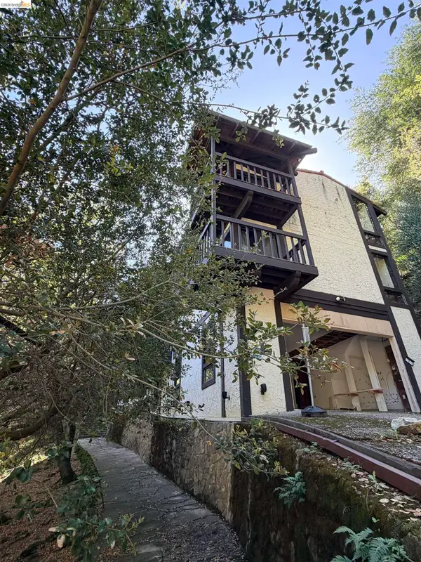 90 Devin Dr, Moraga, CA 94556