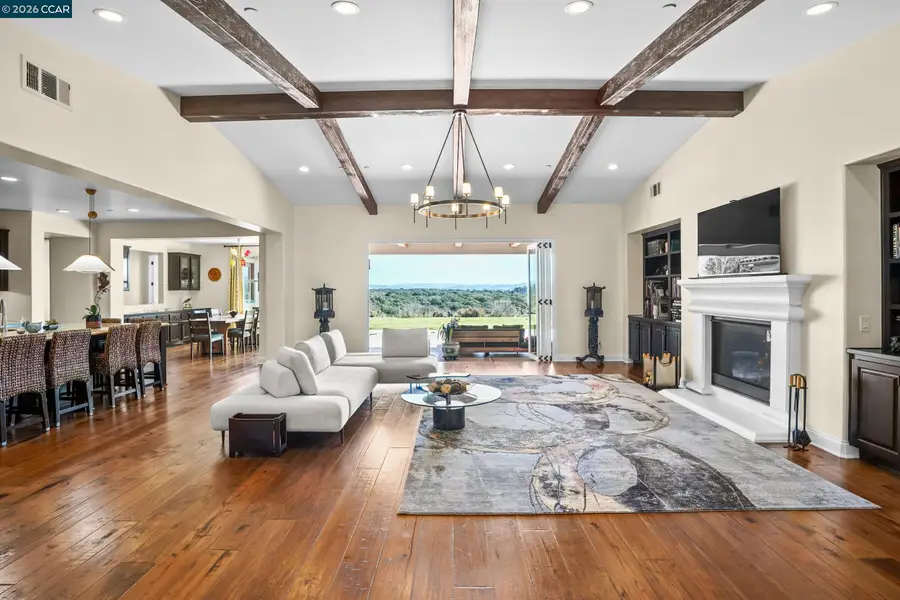372 Falcon Crest Dr, Lompoc, CA 93436 - #2