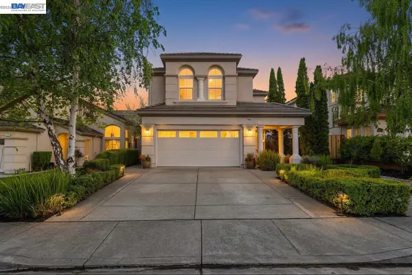 7900 Pineville Cir, Castro Valley, CA 94552