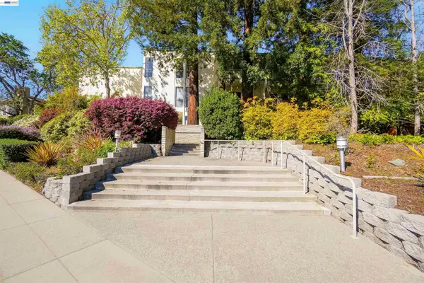 1305 Boulevard Way #306, Walnut Creek, CA 94595