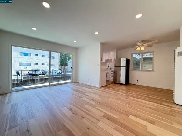 10 Moss Ave #15, Oakland, CA 94610